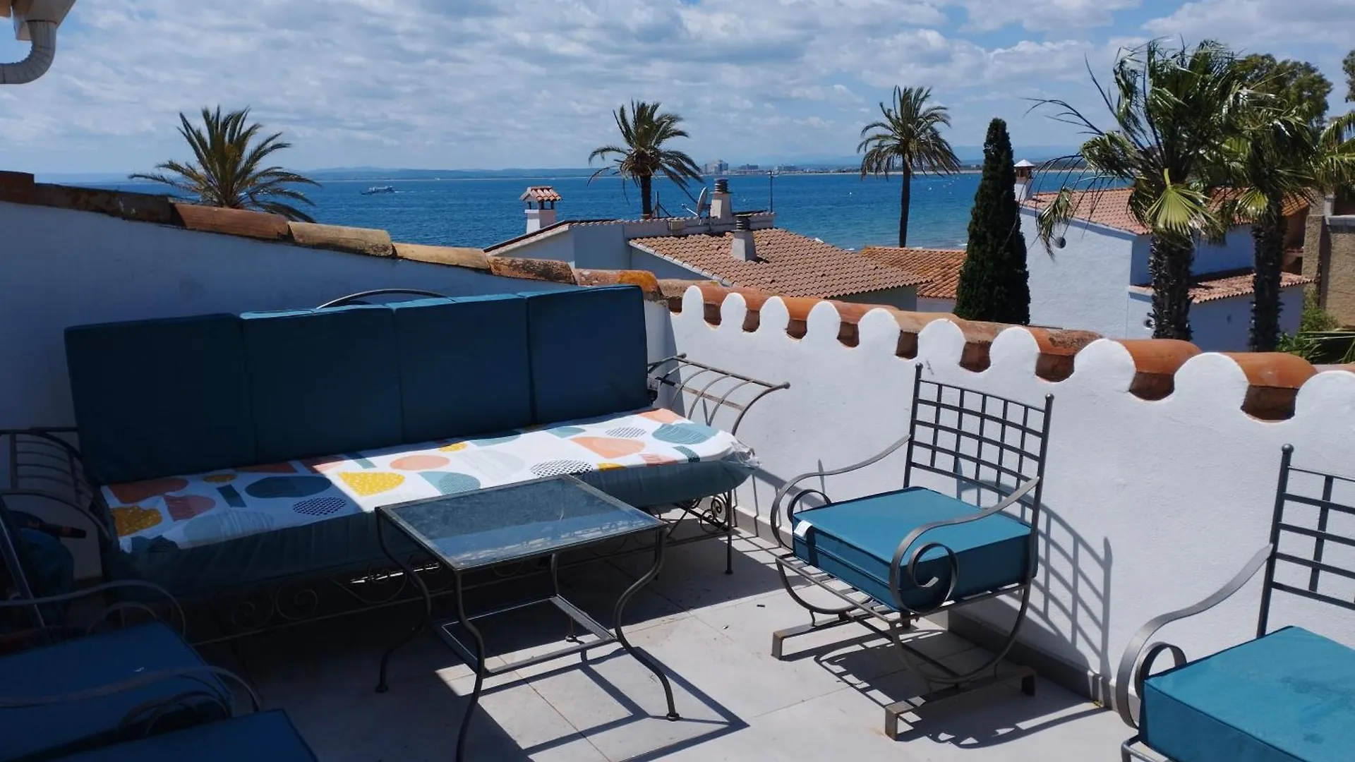 Atico Rhodes Playa Roses Lejlighed